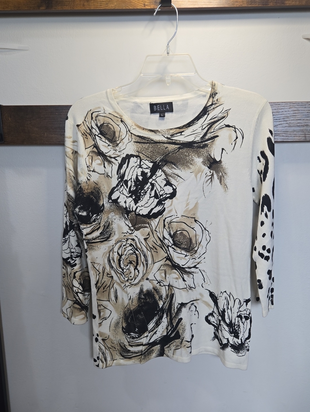 BELLA Animal Print Long Sleeve Top in White & Black Size Large